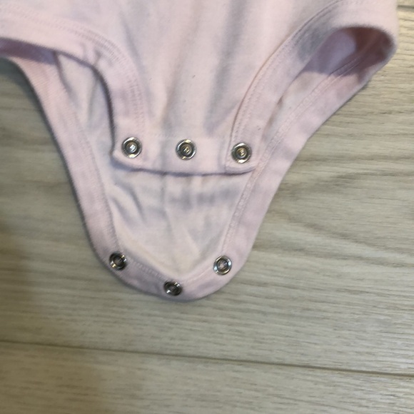Long sleeve onesie￼ - Picture 3 of 4